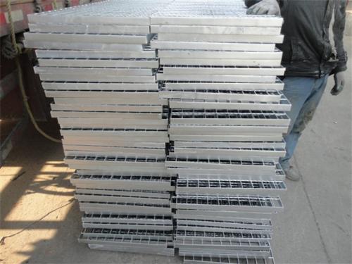 樓梯格柵板踏步