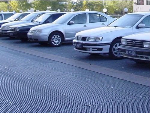 停車場<a href='http://www.xh-th.cn'>鋼格柵</a>板