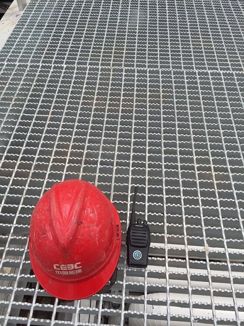 鍍鋅齒形壓焊格柵板