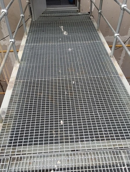 熱浸鋅防滑鋼格板